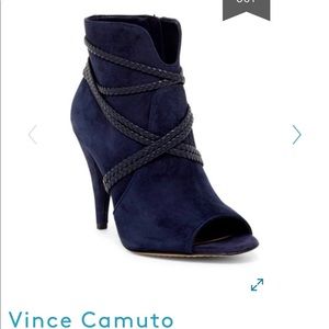 NWOT Vince Camuto Astan peep toe booties
